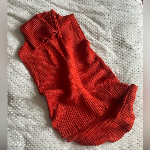 Banana Republic sleeveless knit turtleneck - Picture 1 of 3
